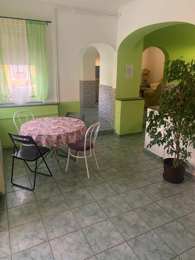 Viktor Apartmanhaz Apartment Zamárdi Екстериор снимка