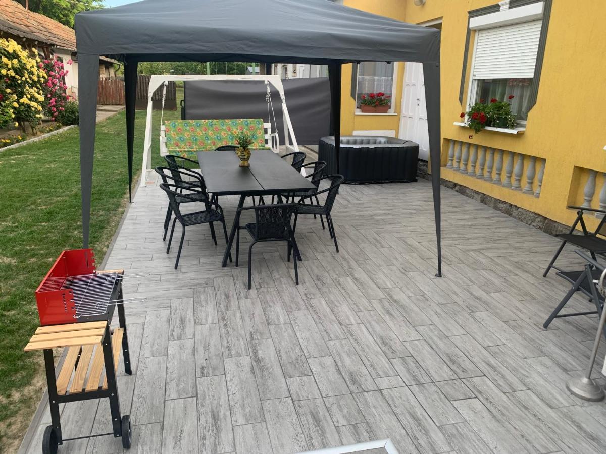 Viktor Apartmanhaz Zamárdi Екстериор снимка