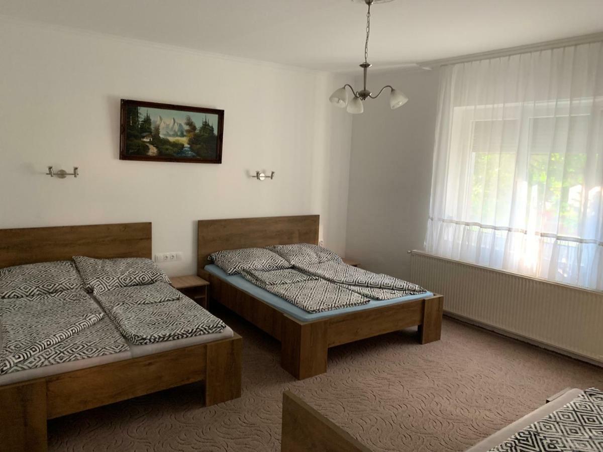 Viktor Apartmanhaz Apartment Zamárdi Екстериор снимка